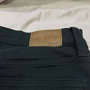 Madewell 9in High Rise Skinny- Black in Size 31